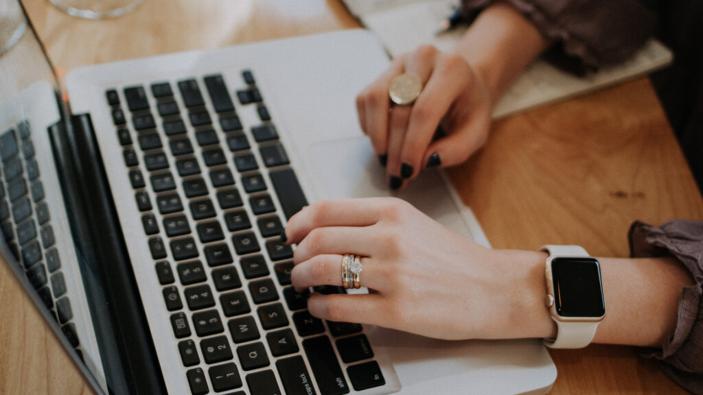 How to write description on Fiverr?